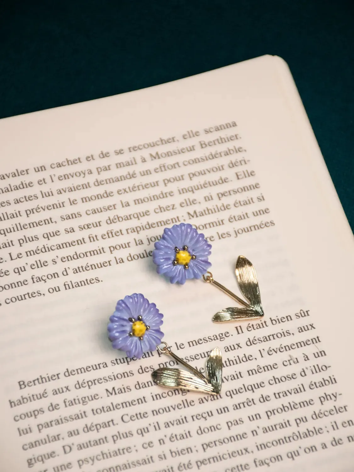 Nach Bijoux anémone bleue boucles d'oreilles pendantes florales