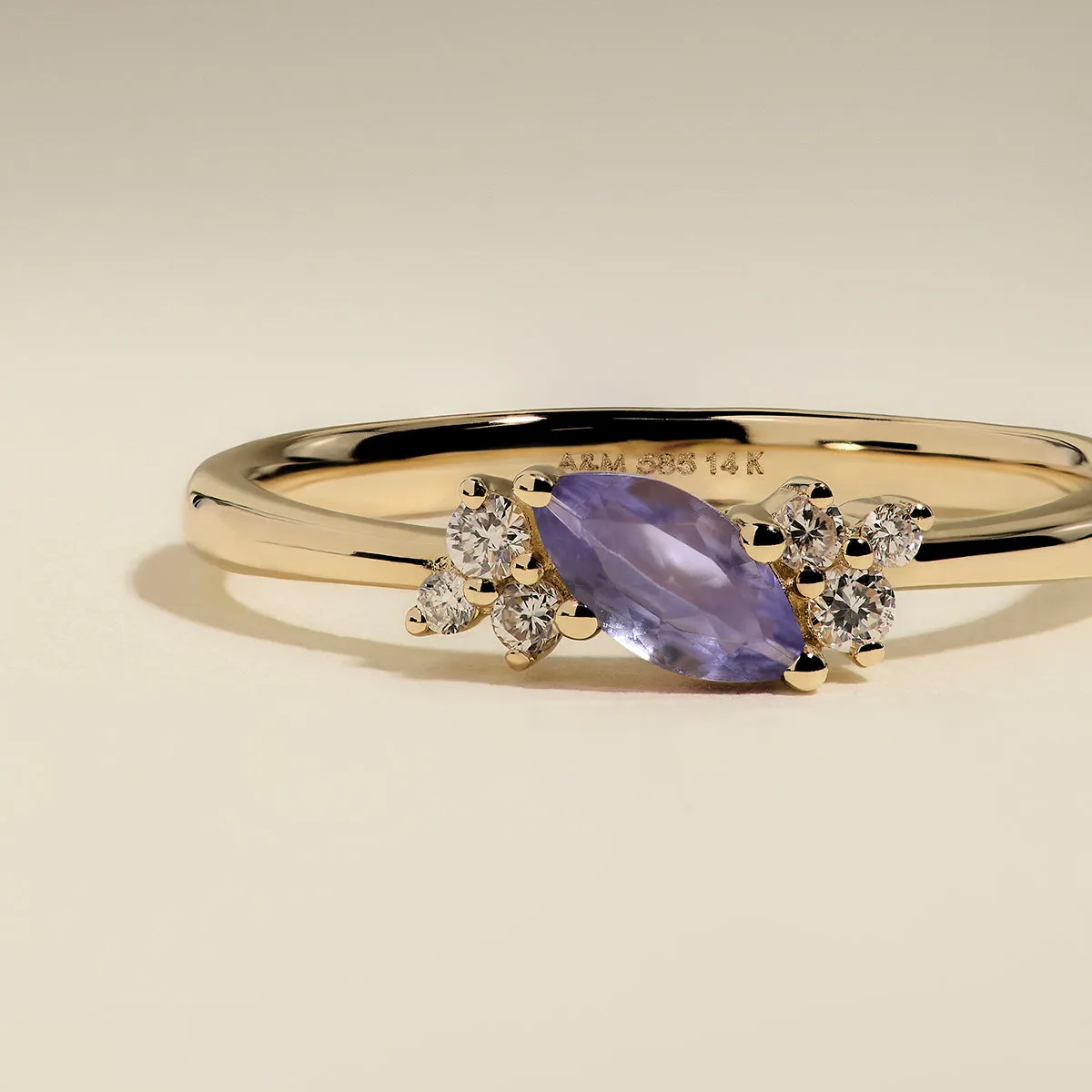 Astrid & Miyu Tanzanite December Milestone bague or massif