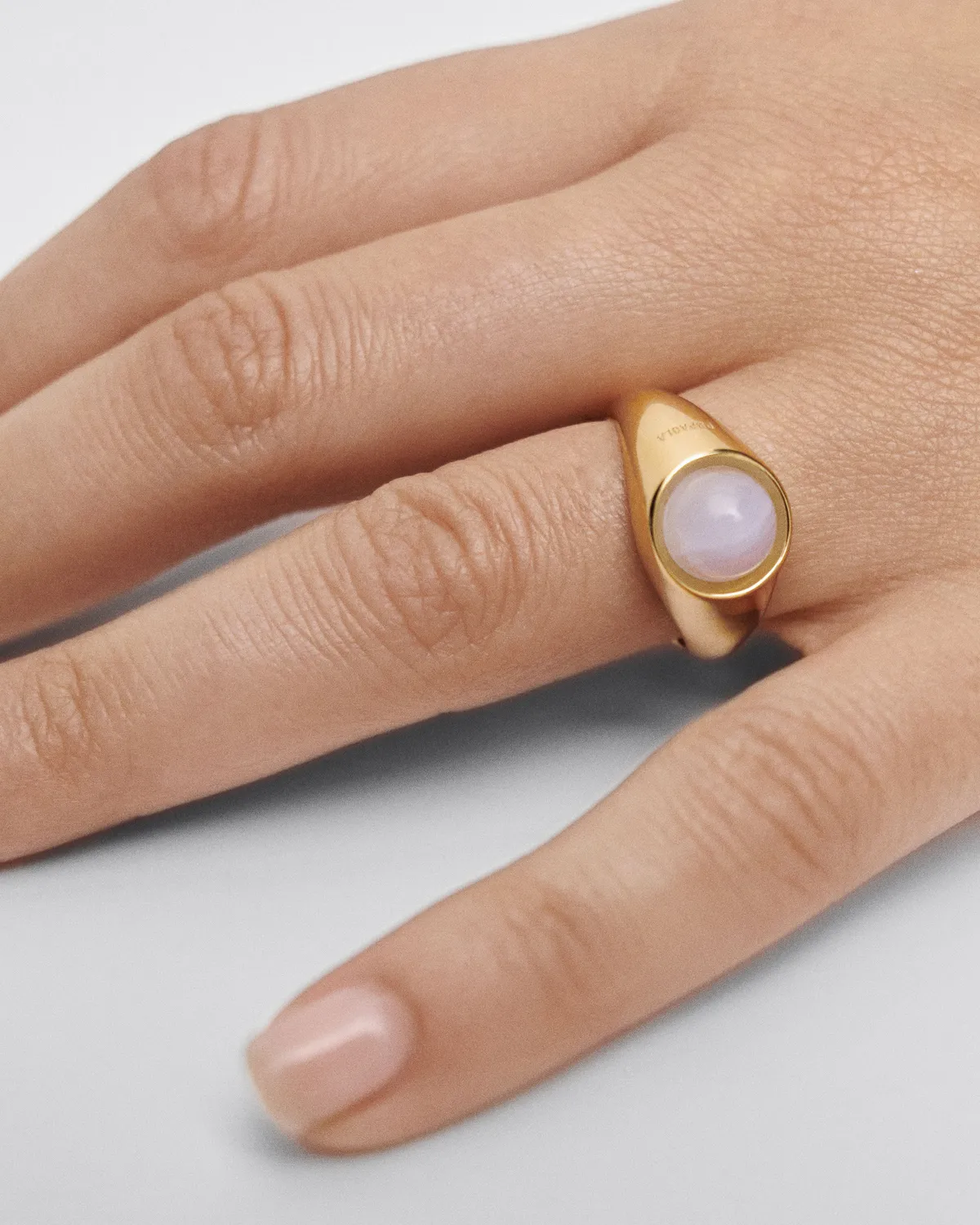 PDPAOLA Aqua Moon bague agate bleue taille 12 dorée