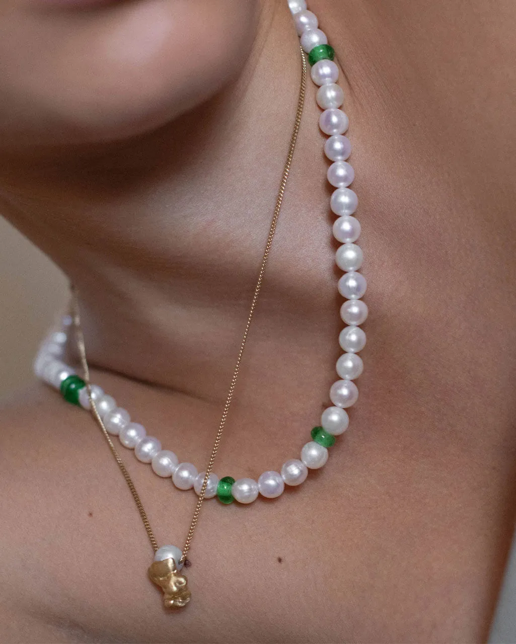 Completedworks Crumple Notsobig collier pendentif perle vermeil