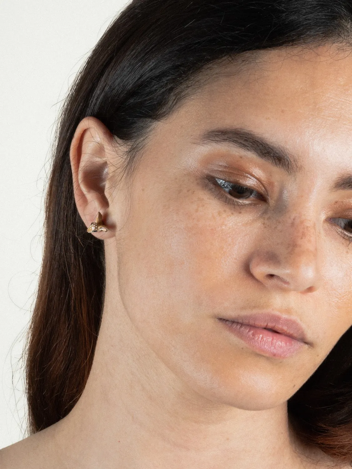 Nach Bijoux Biche boucles d'oreilles puces porcelaine