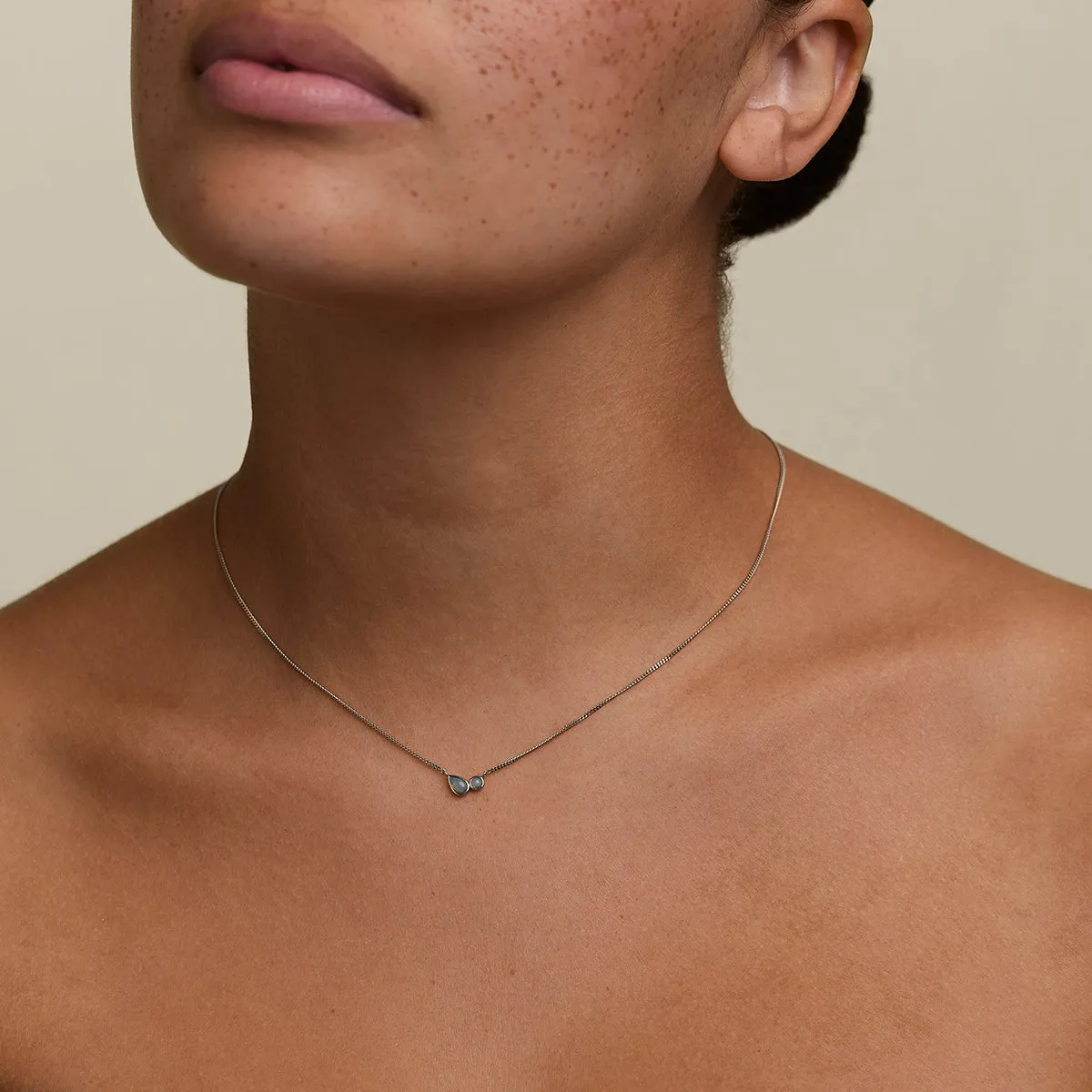 Astrid & Miyu Opal Bezel Pendant collier argent opale