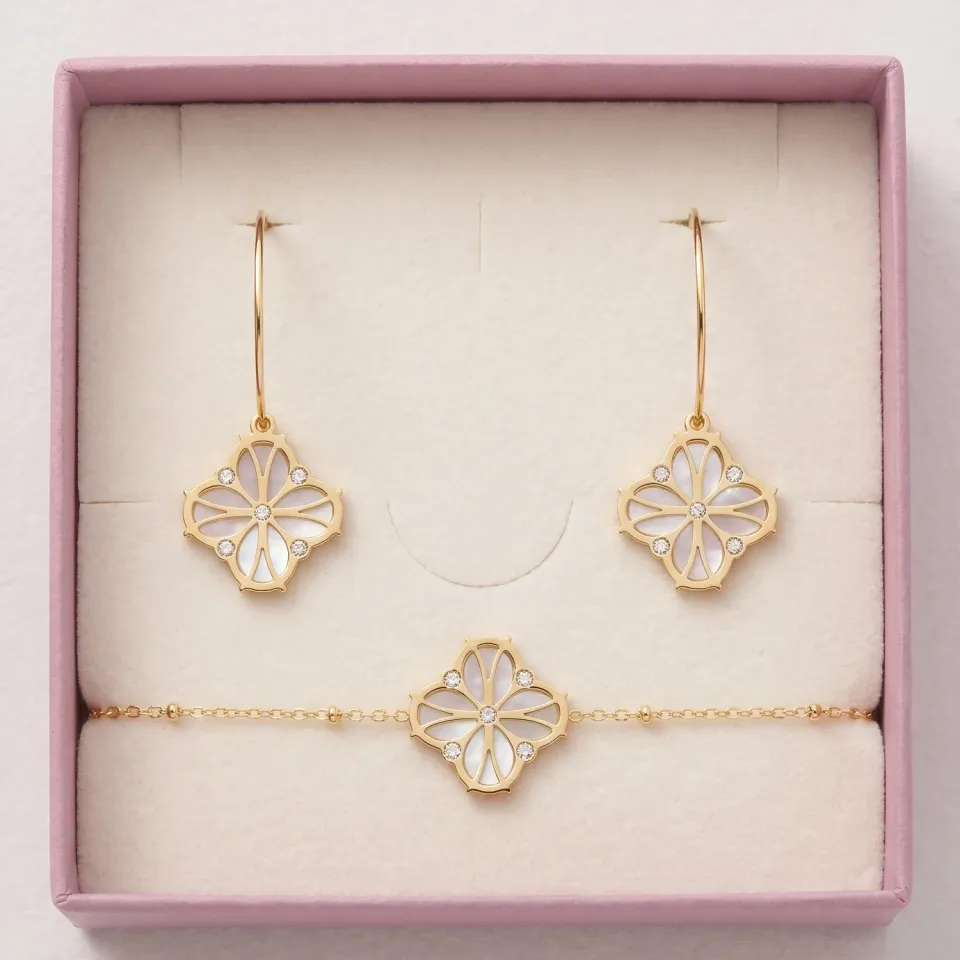 Nao de Paris Fleur Nouvelle coffret boucles bracelet doré