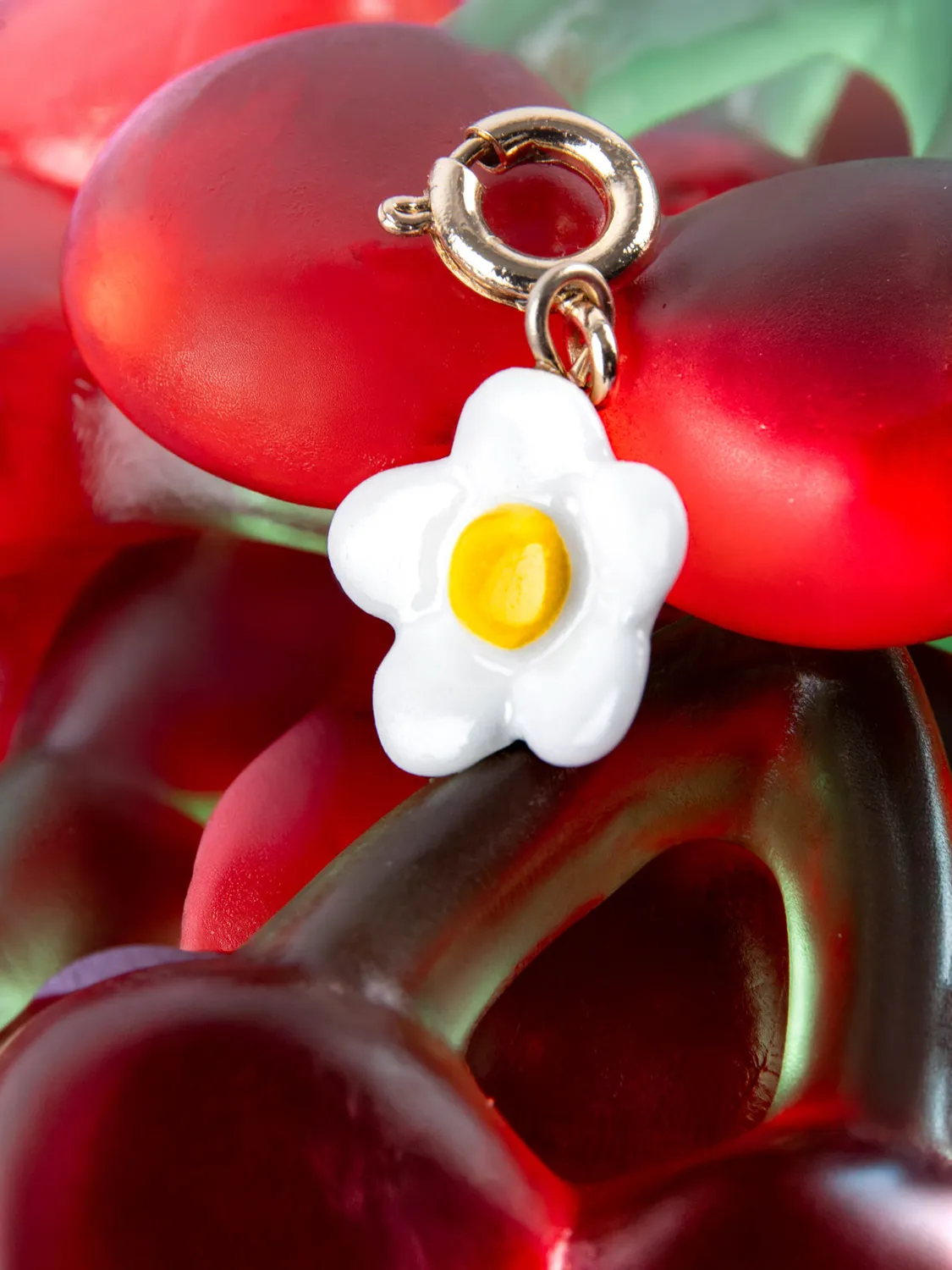 Nach Bijoux charm fleur blanche porcelaine