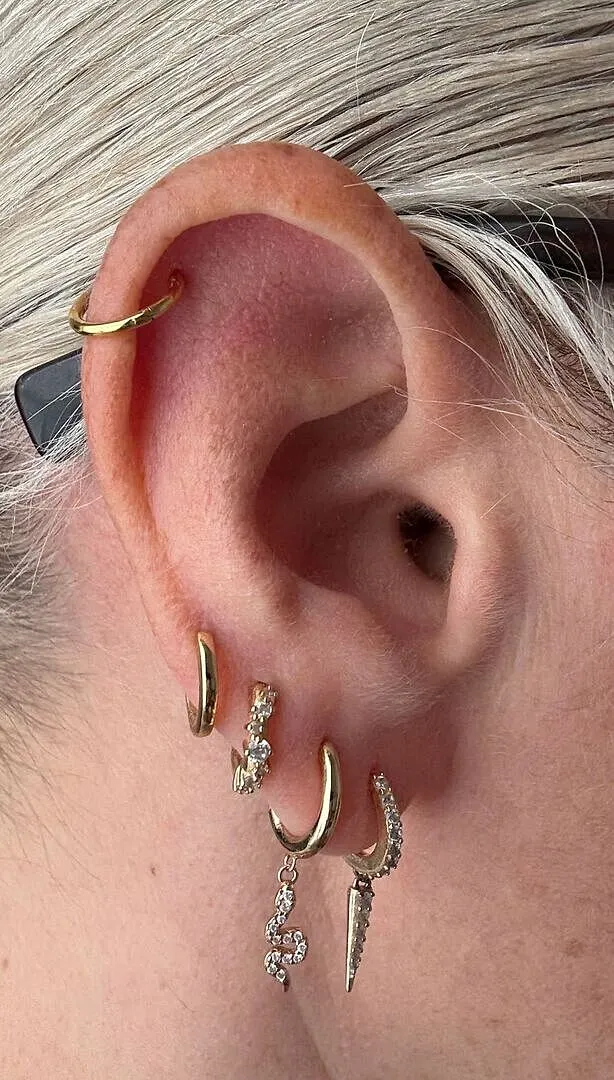 Astrid & Miyu Seamless Titanium piercing anneau or