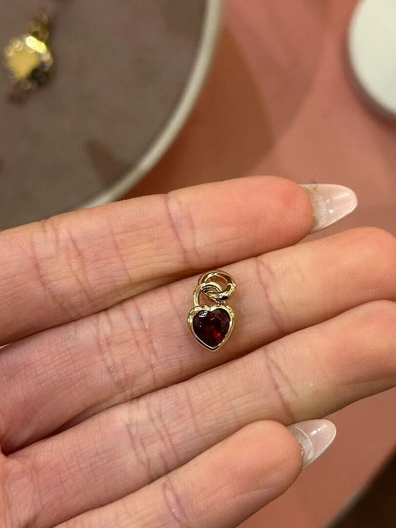 Astrid & Miyu Red Heart charm doré cœur rouge