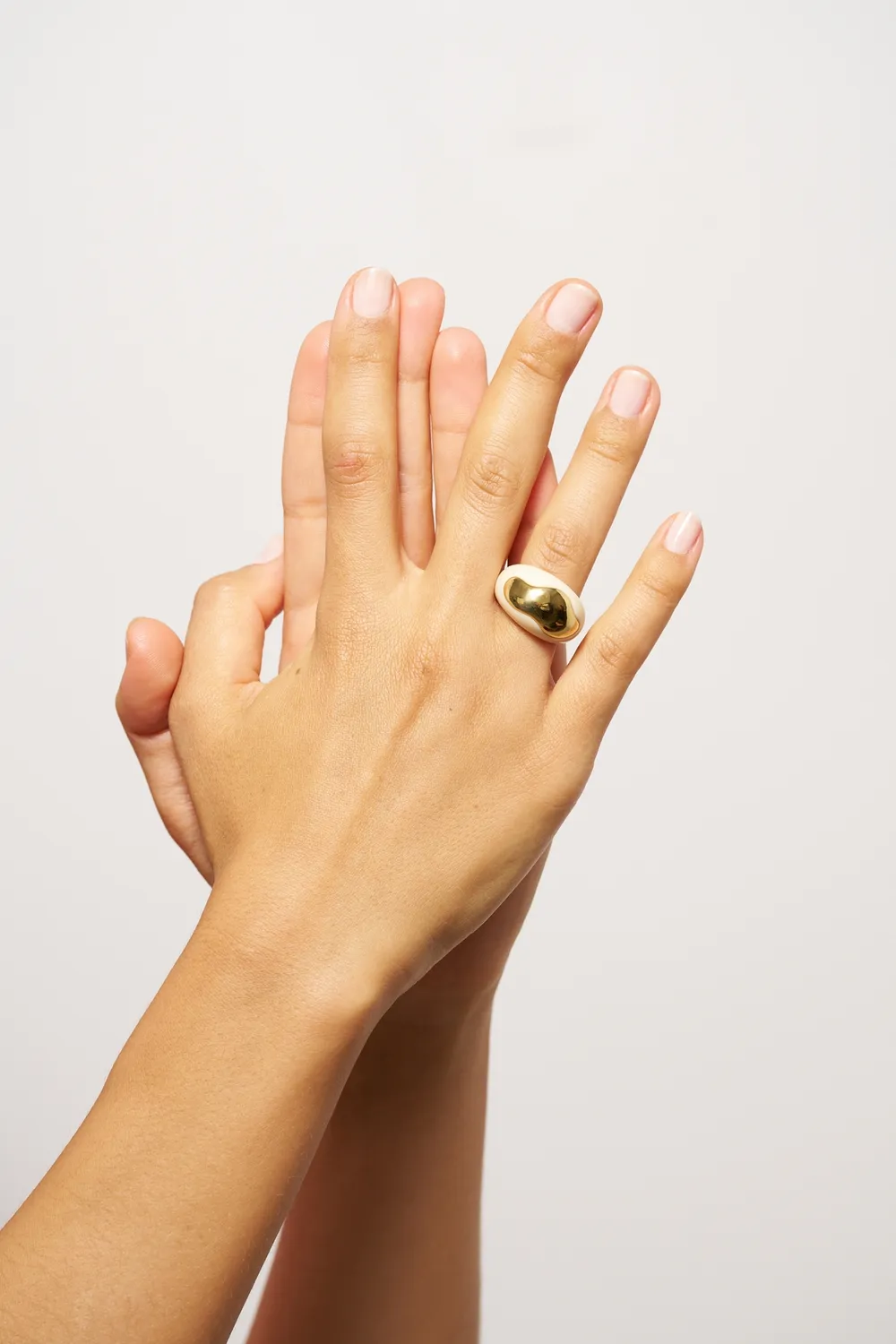 Philippe Ferrandis Waves vague fine bague résine doré noir