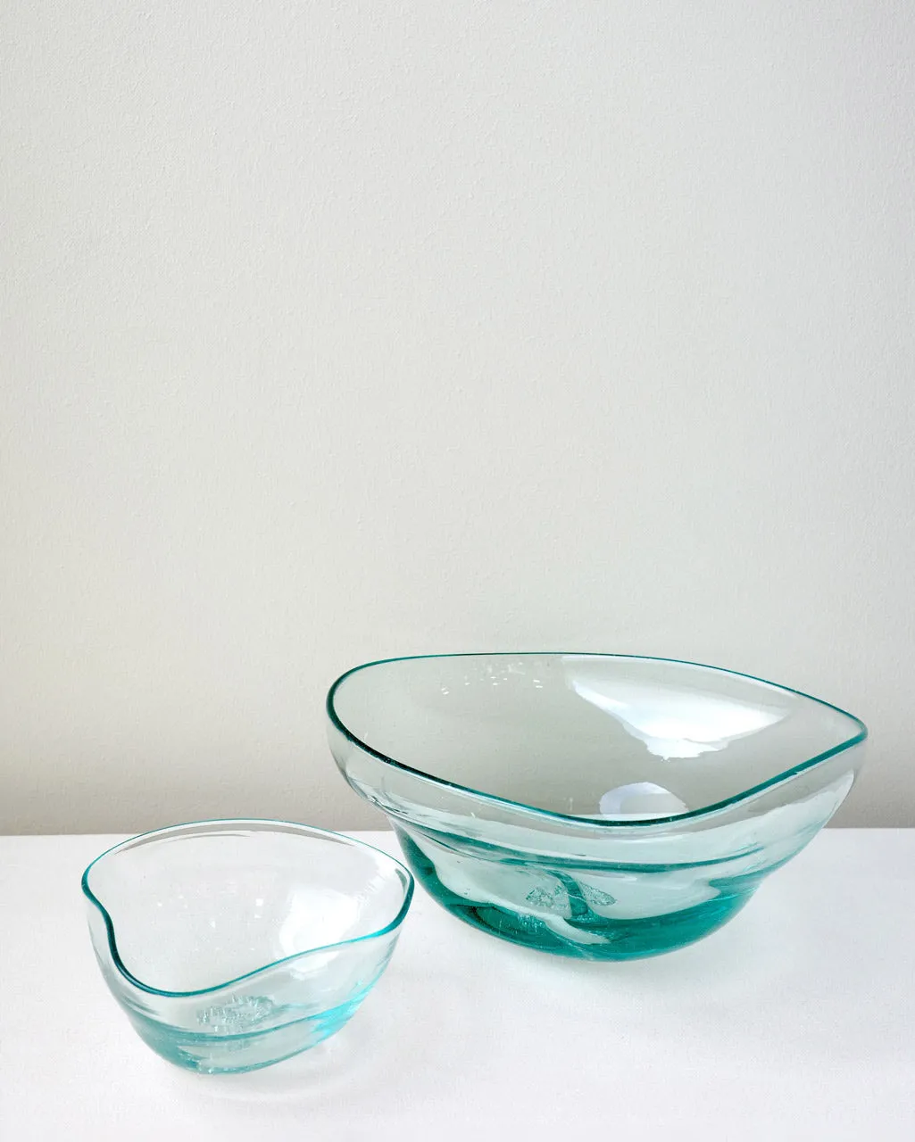 Completedworks Clear Water Small bol verre recyclé bleu