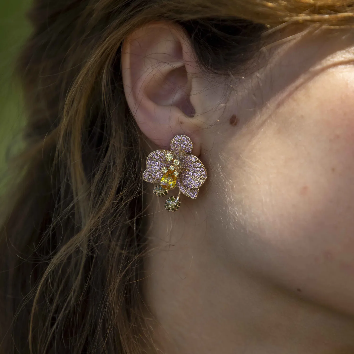 Nao de Paris Orchidée Nude boucles d’oreilles fleurs strass